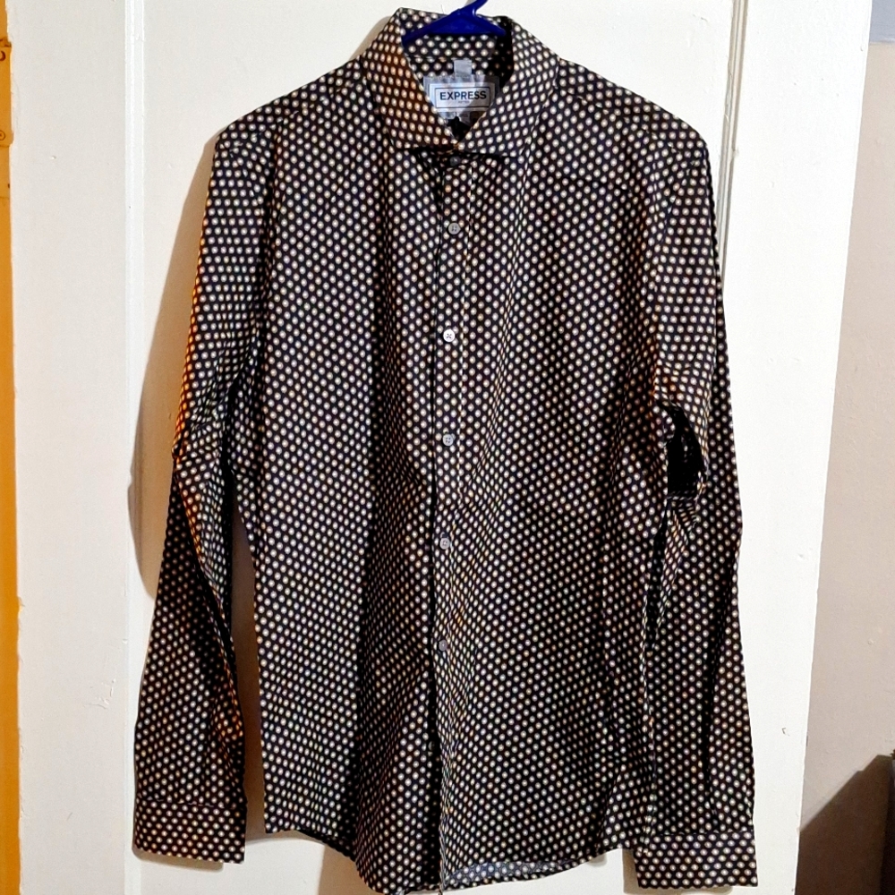 Men's Express Button-down Dress up t-shirt. Size - M 15-15.5